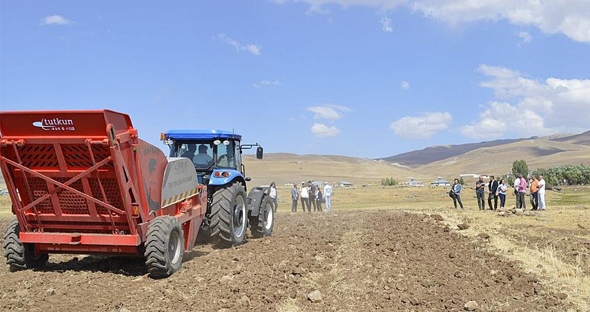 DAP DESTEKLİ TARIMSAL MAKİNELER YERİNDE İNCELENDİ